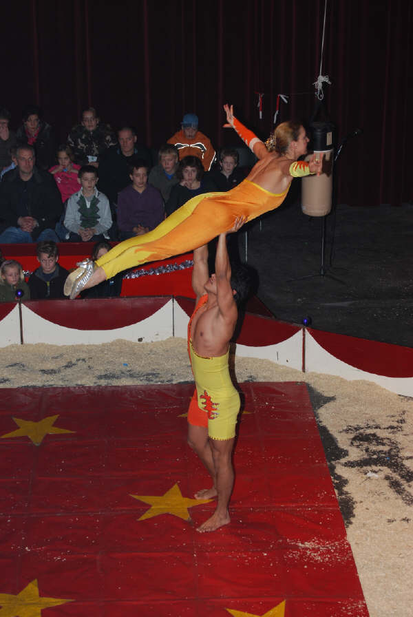 cirkus akrobat cirkus akrobat