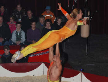 Circus Acrobatiek foto 17